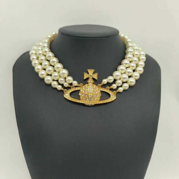 Vivienne Westwood Triple Pearl Necklace Gold Pendant - Picture 2 of 8